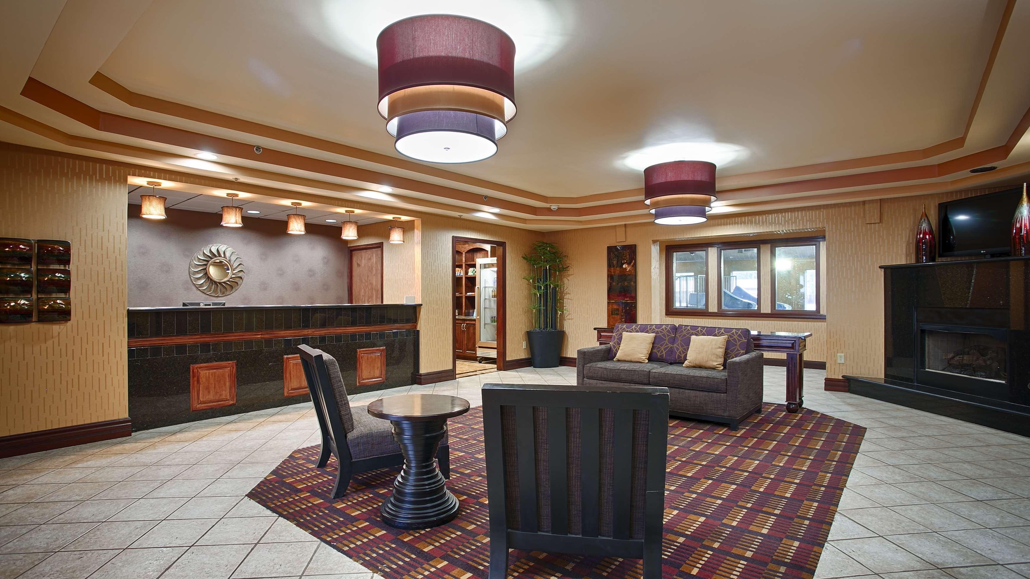 Best Western Plus Midwest Inn & Suites Salina Exterior photo